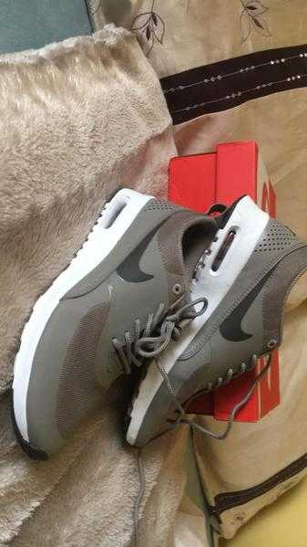 Nike Thea size5