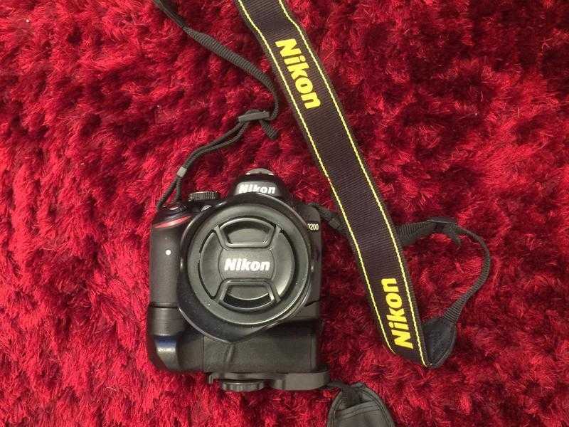 Nikon D3200 SLR Camera - Black (CW AF-S DX VR 18-55mm and 55-200 Zoom Lens)