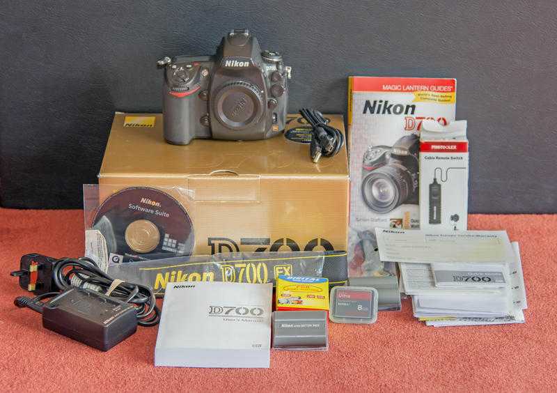 Nikon D700 Full Framed Digital Camera (Complete)