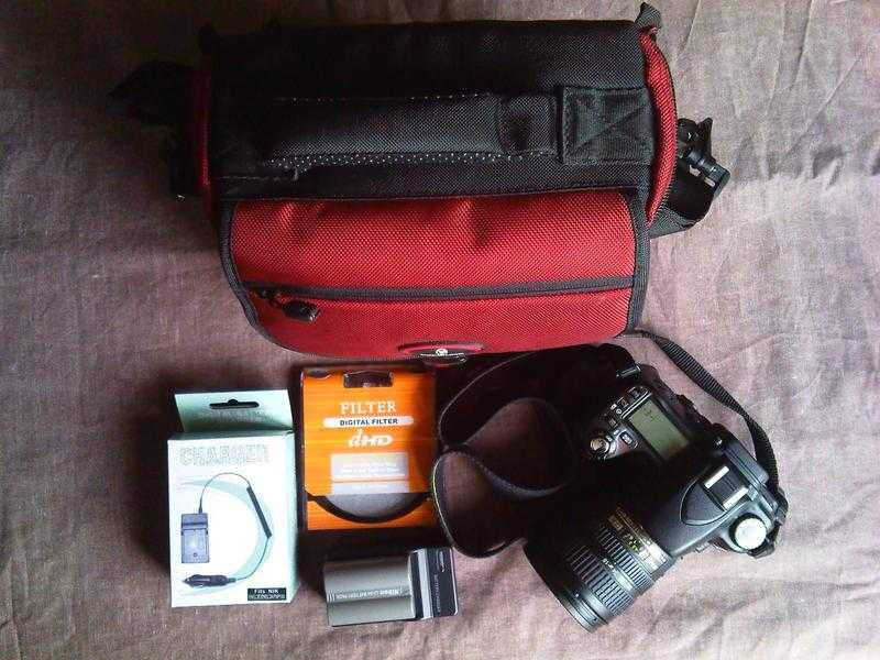 NIKON D80 18 - 70 DIGITAL SLR WITH BAG AND EXTRA BATTERY