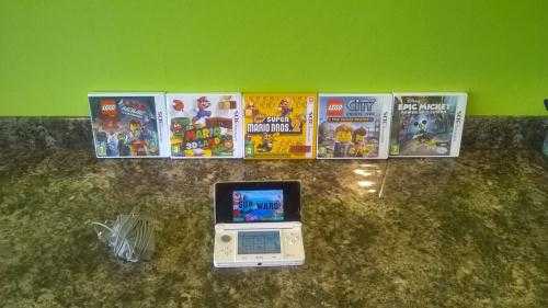 Nintendo 3DS XL, white with 5 Games