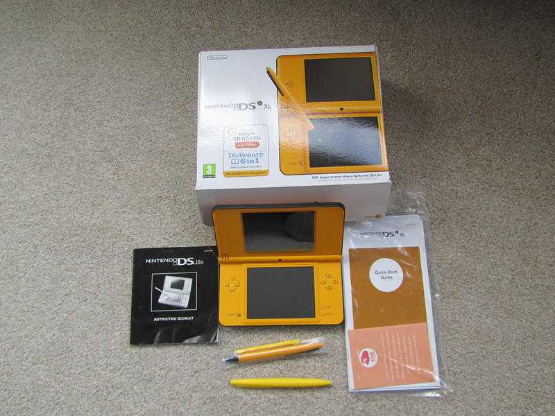 Nintendo  DSi XL