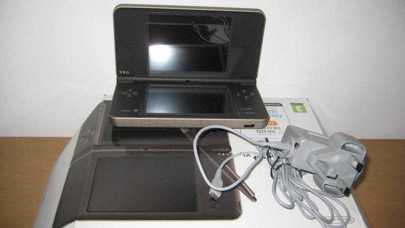 Nintendo DSi XL games console