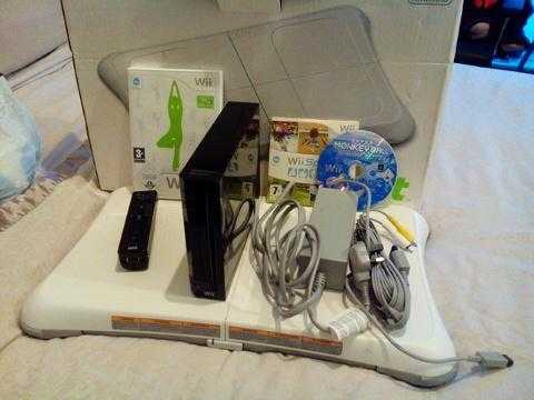 Nintendo Wii Console  balance board  games