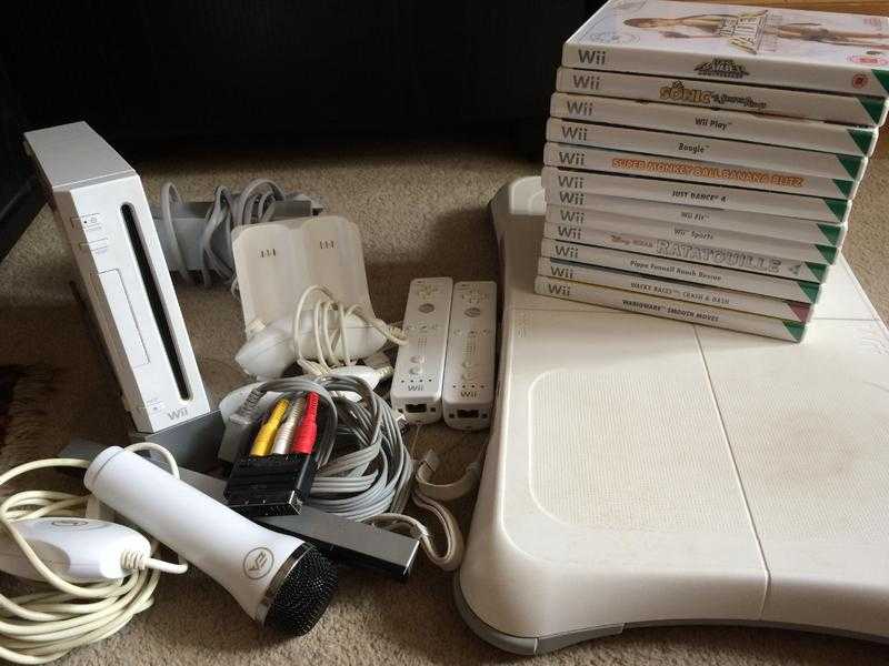 Nintendo Wii  Wii Fit Bundle