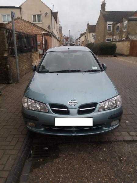 Nissan Almera 2002