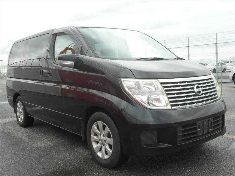 Nissan Elgrand 3500cc Year 2004