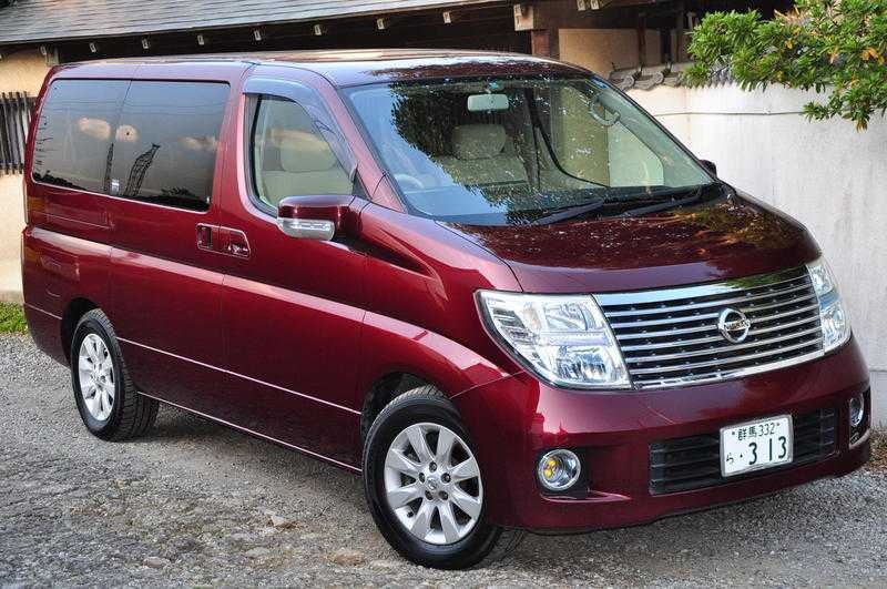 Nissan Elgrand Year 2005 low miles 2500cc