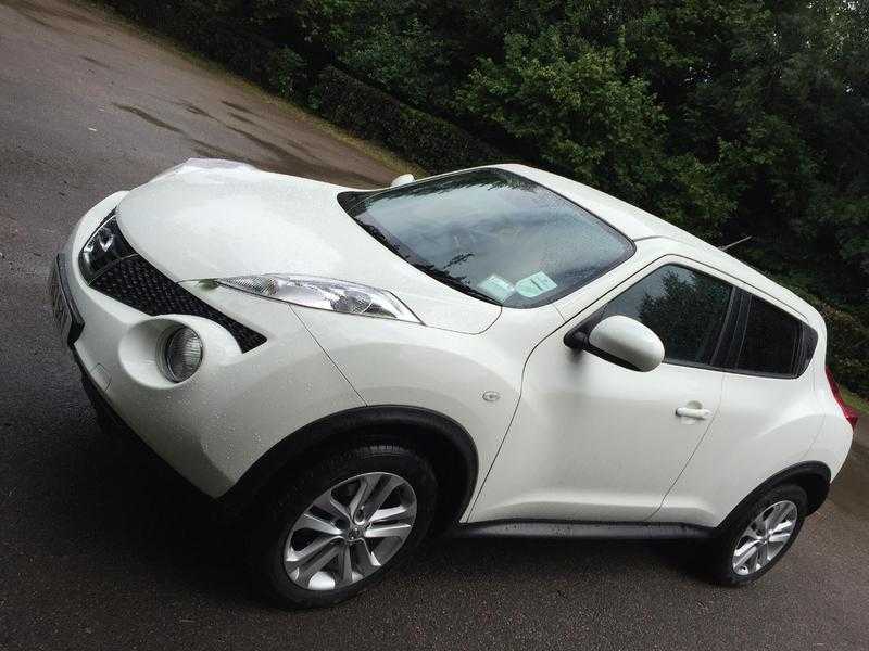 Nissan Juke Acenta Premium 1.6 petrol