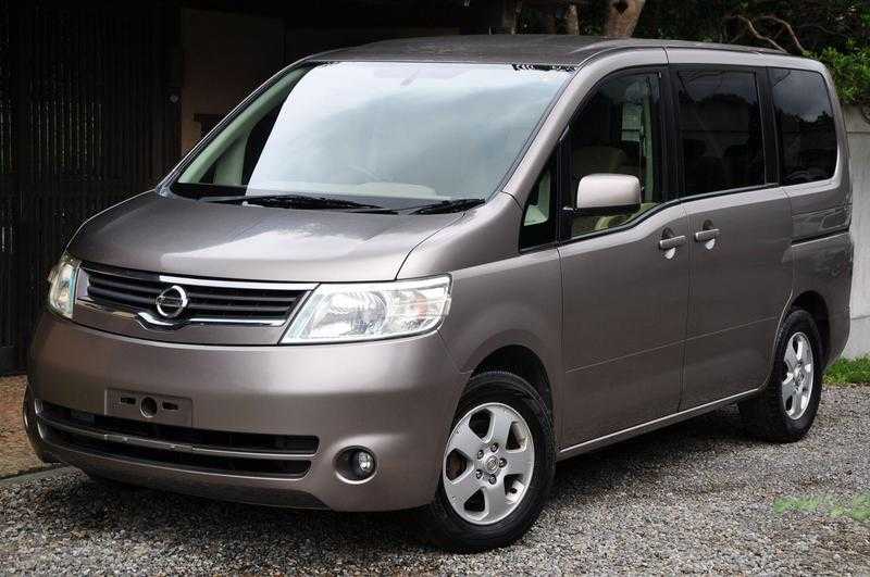 Nissan Serena year 2005 2000cc