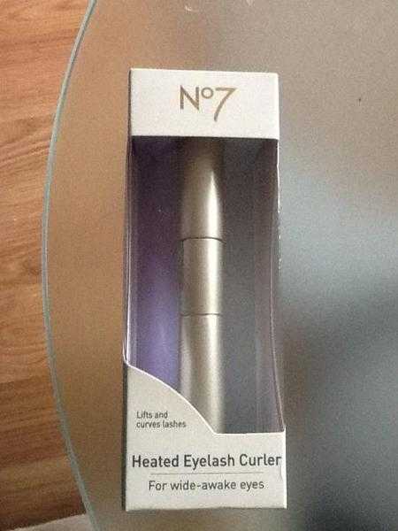 No. 7 Heated Eyelash Curler