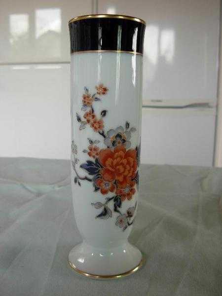 Noritake bud vase.