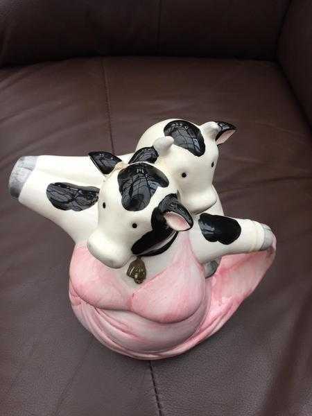 Novelty Dancing Cows Tea Pot