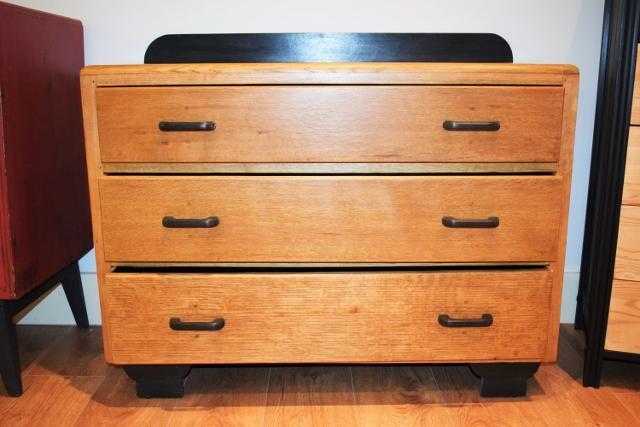 Oak Chest of Drawers