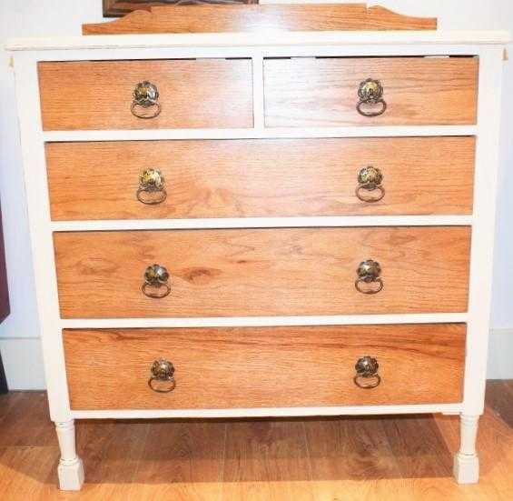 Oak Chest of Drawers