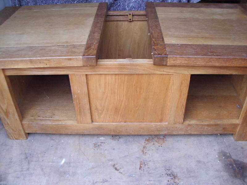 Oak Coffee tableunit