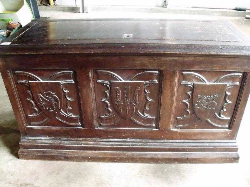 oak coffer