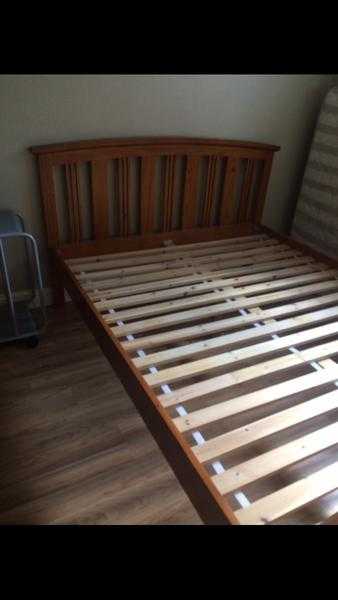 Oak kingsize bed