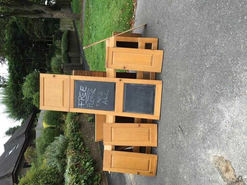 Oak kitchen cabinets