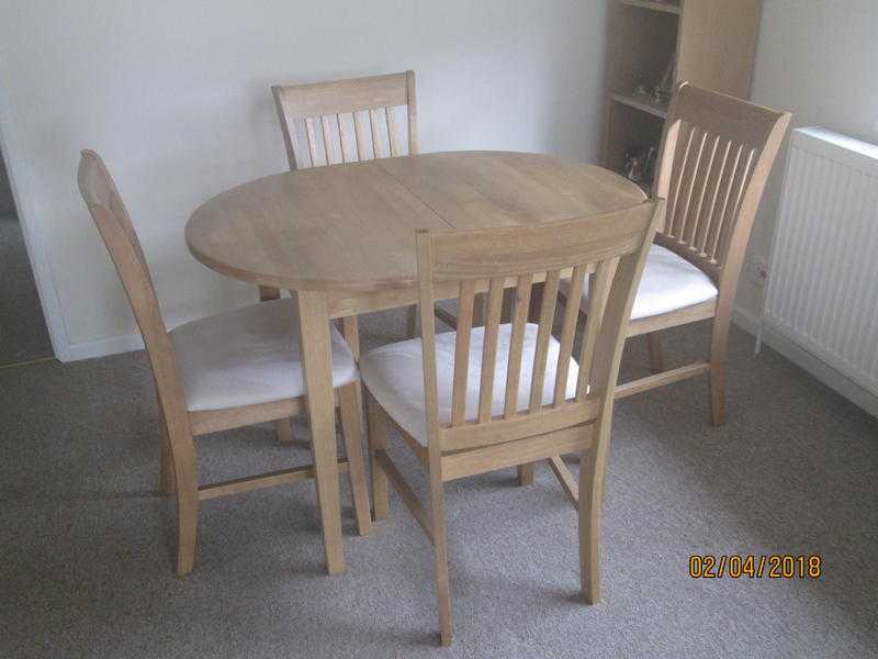 Oak style extending dining set