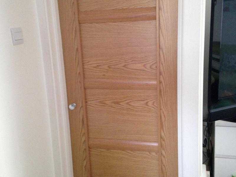 Oak veneer doors
