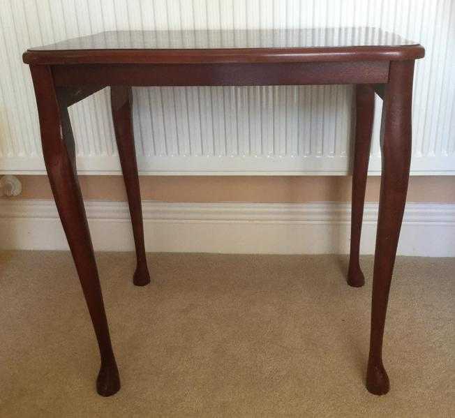 Occasional Table. Reproduction. Colour Mahogany