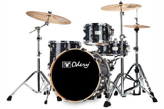 Odery Fluence Jazz 18quot BD Kit with hardware and cases