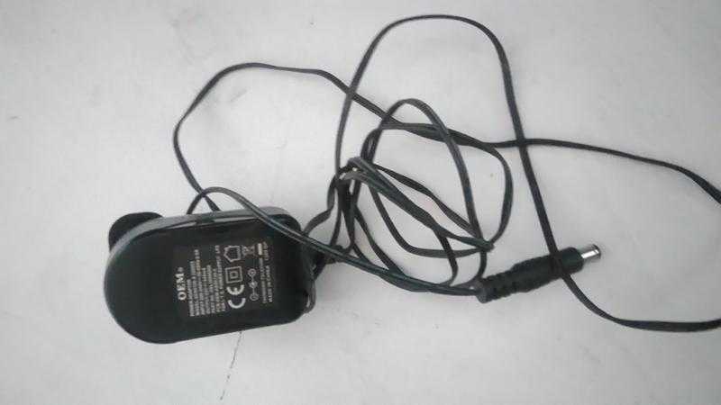 Oem power adapter input 200240 v 5060 htz 22v-5.45mamps 0.5a