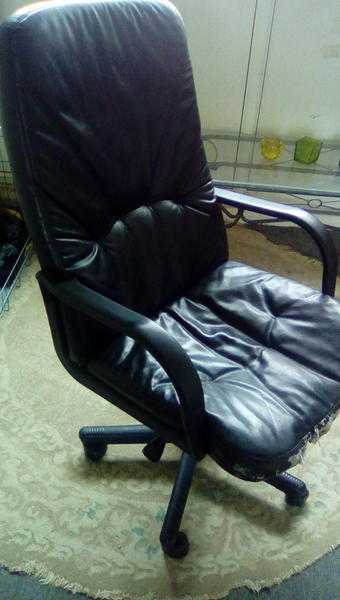 Office swivel leather chair