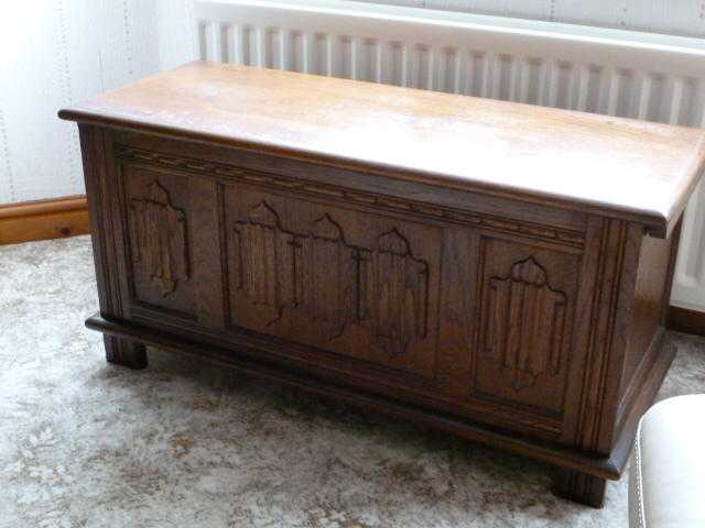 OLD CHARM LINEN CHEST