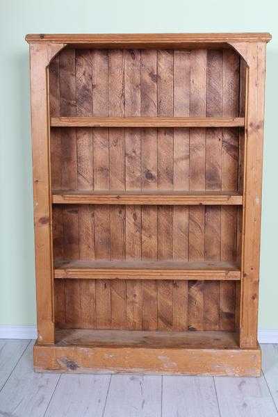 OLD RUSTIC BOOKCASE LOTS OF AGE MARKS - CAN COURIER