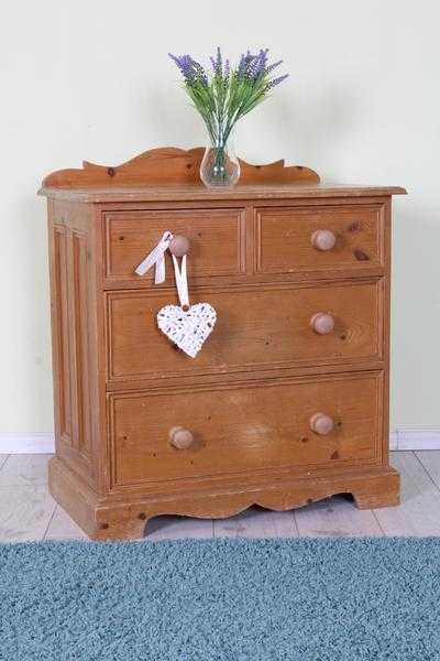 OLD RUSTIC SOLID PINE CHEST OF DRAWERS LOTS OF CHARACTER WAXED - CAN COURIER