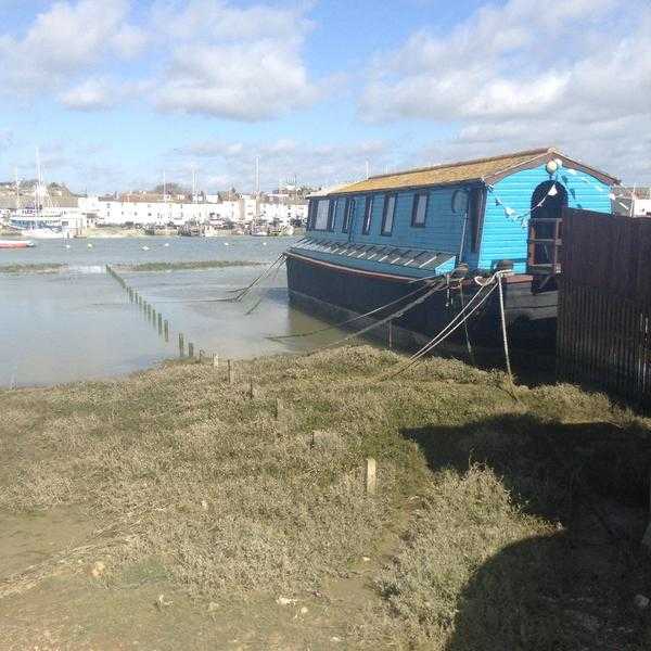 On the beach disabled friendly Holiday Flat