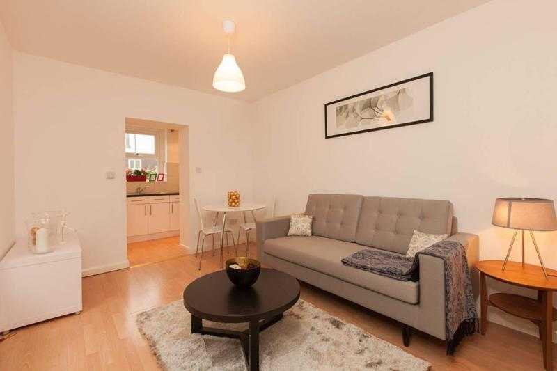 One bedroom flat situated on the heart of Bristol, near Queens square Park and Bristol station