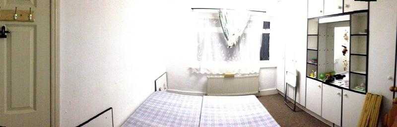 ONE DOUBLE ROOM TO RENT IN A SHARED ACCOMODATION