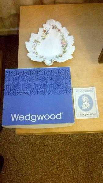 ORIGINAL 1980S WEDGWOOD MIRABELLE quotLEAFquot DISH BOXED WITH BOOKLET