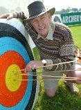OUTDOOR ENGLISH LONGBOW MAKING COURSE -  MAKE YOUR BOW