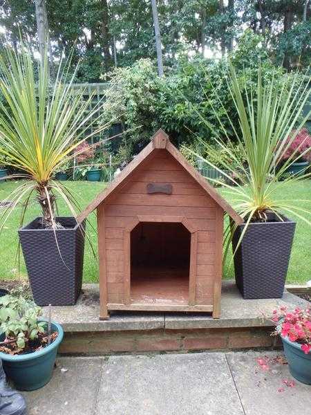 Outdoor Solid Wood Dog Hutch