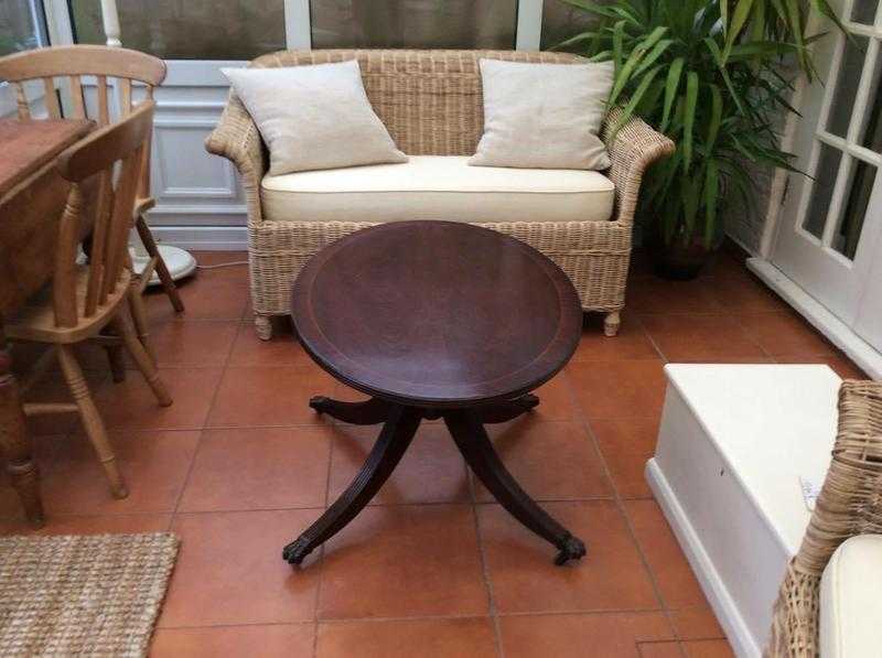 Oval mahogany coffee table