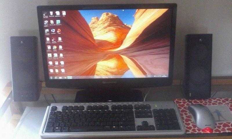 Packard Bell desk top  Monitor etc