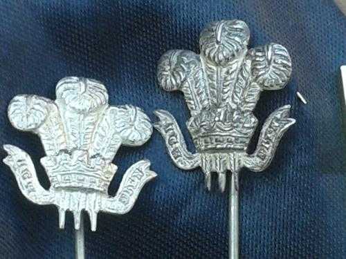 Pair Antique ICH DIEN feathers military pins