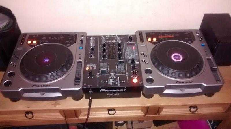 PAIR OF PIONEER CDJ800