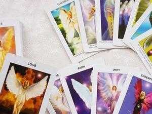 PALMREADING AND TAROT