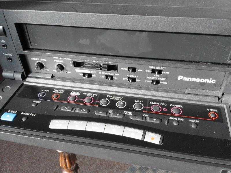 Panasonic NV-F77 VCR Nicam Digital Hi-Fi- Stereo. Editing functions.