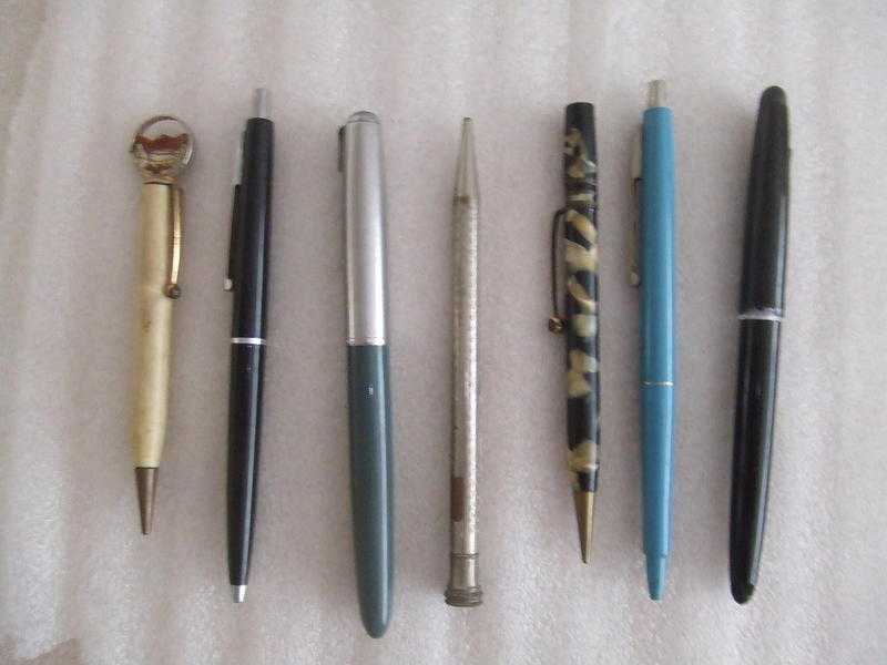 PAPERMATE PENS. ALSO NIBBED FOUNTAIN PENS ANDbox of spare NIBBS.