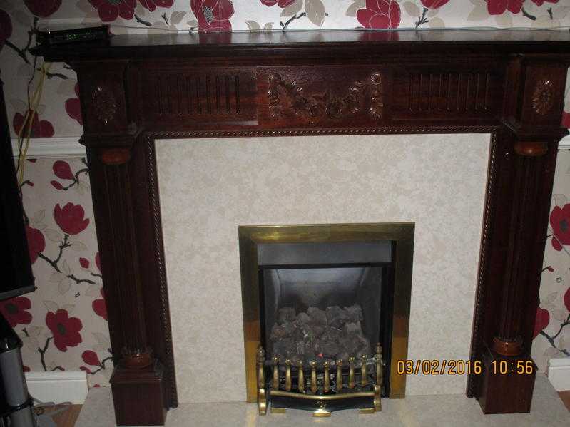 Paragon coal effect Gas fire mahogany surround and Marble hearth and backboard