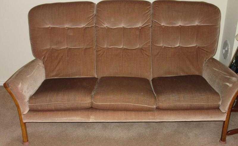 Parker Knoll 4 piece suite in good condition for quick sale