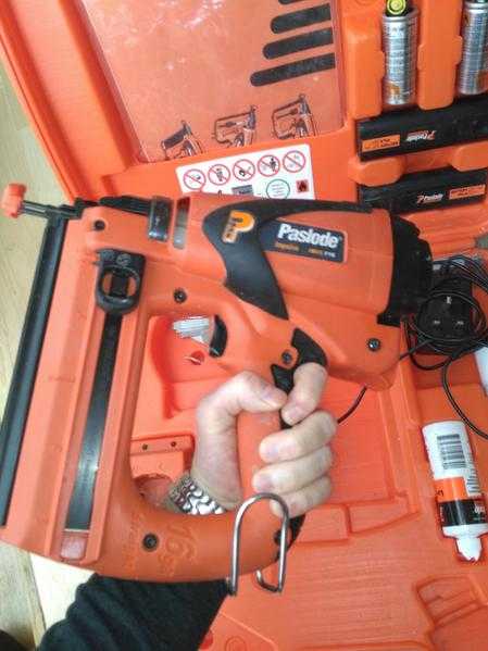 Paslode IM35090CT Impulse Cordless Nail Gun