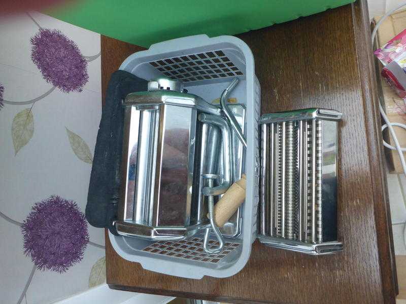 Pasta maker