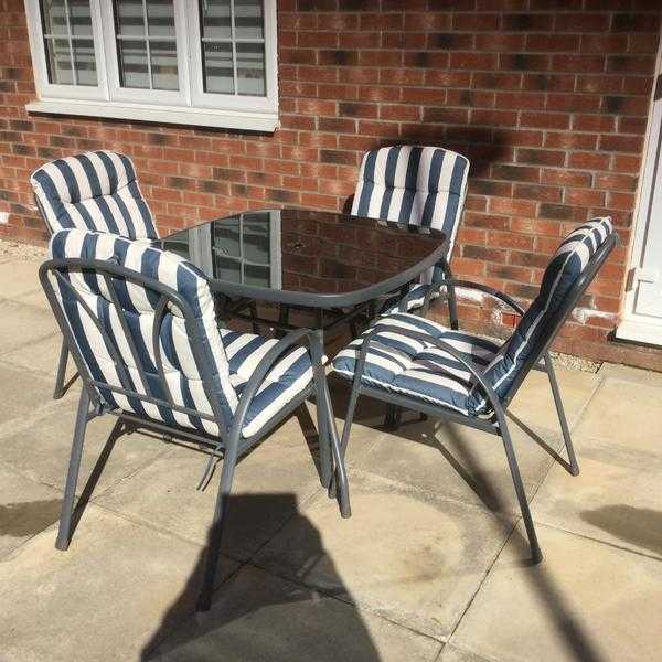 Patio tablechairs set